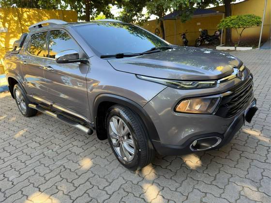 FIAT TORO 2.0 16V TURBO DIESEL RANCH 4WD AT9 FIAT TORO 2.0 16V TURBO DIESEL RANCH 4WD AT9
